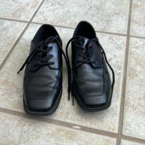 Sonoma Black size 2 boys dress shoes